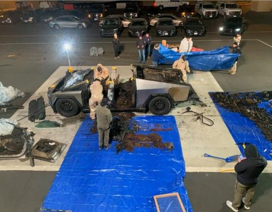 driver-of-cybertruck-‘shot-himself-in-head’-before-vegas-explosion
