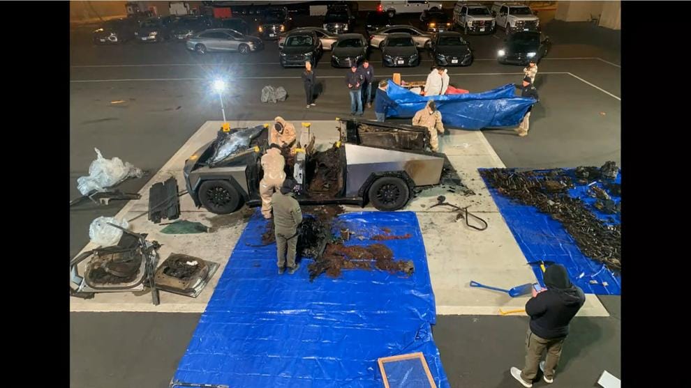 driver-of-cybertruck-‘shot-himself-in-head’-before-vegas-explosion