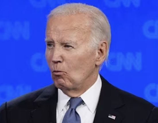 will-trump-prosecute-joe-biden?-president-reminds-hannity,-“he-didn’t-give-himself-a-pardon”