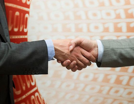 the-no-nonsense-guide-to-tariffs:-what-are-they,-who-pays-them,-who-makes-them