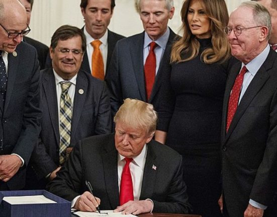 ‘radical-transparency’:-trump-orders-‘wasteful’-federal-programs,-contracts-exposed