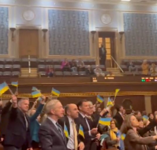 gop-senator-introduces-bill-to-ban-foreign-flags-from-the-us.-capitol