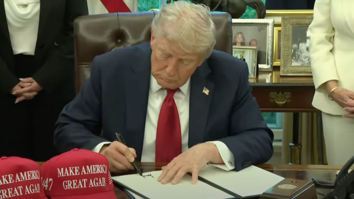 trump-order-strips-funding-from-sanctuary-cities-engaged-in-‘insurrection’