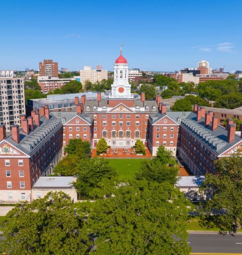 trump-admin-revokes-harvard’s-ability-to-enroll-international-students