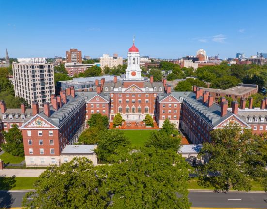 trump-admin-revokes-harvard’s-ability-to-enroll-international-students