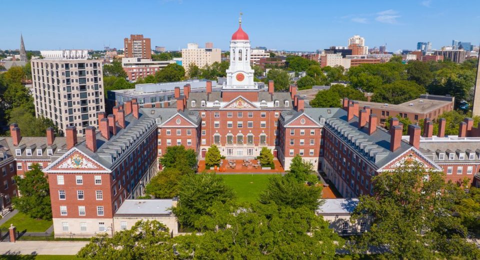 trump-admin-revokes-harvard’s-ability-to-enroll-international-students