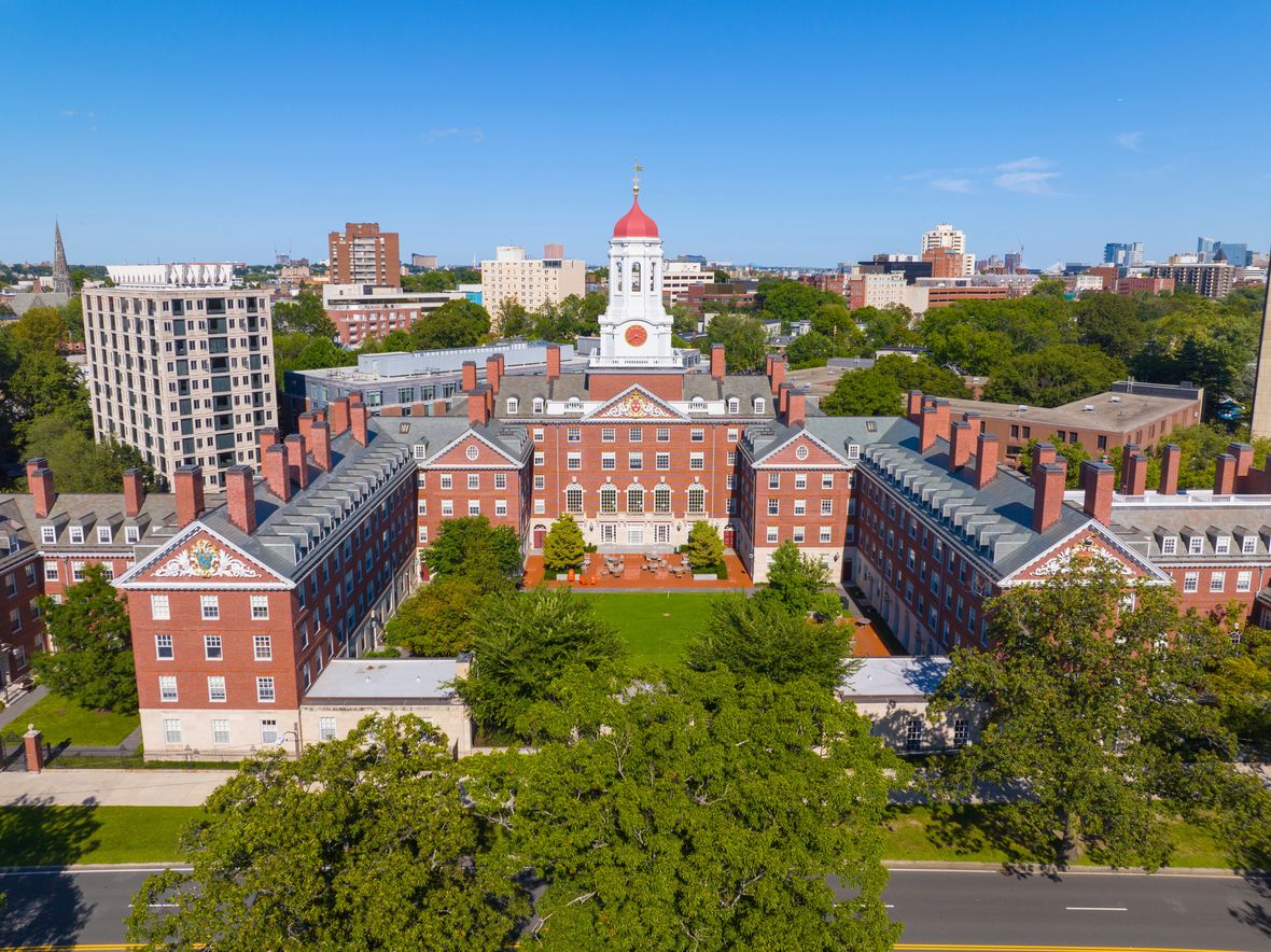 trump-admin-revokes-harvard’s-ability-to-enroll-international-students