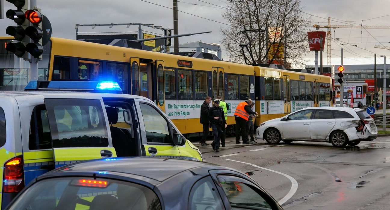 at-least-47-people-injured-after-car-plows-into-crowd-at-liverpool-parade