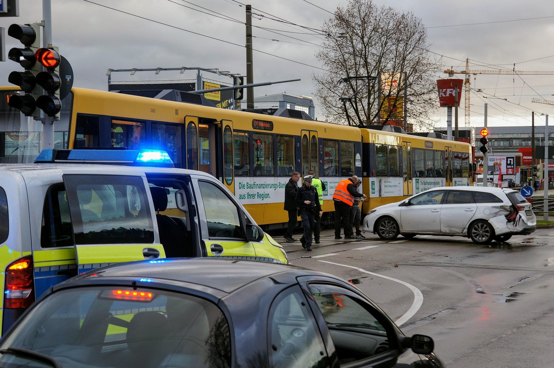 at-least-47-people-injured-after-car-plows-into-crowd-at-liverpool-parade