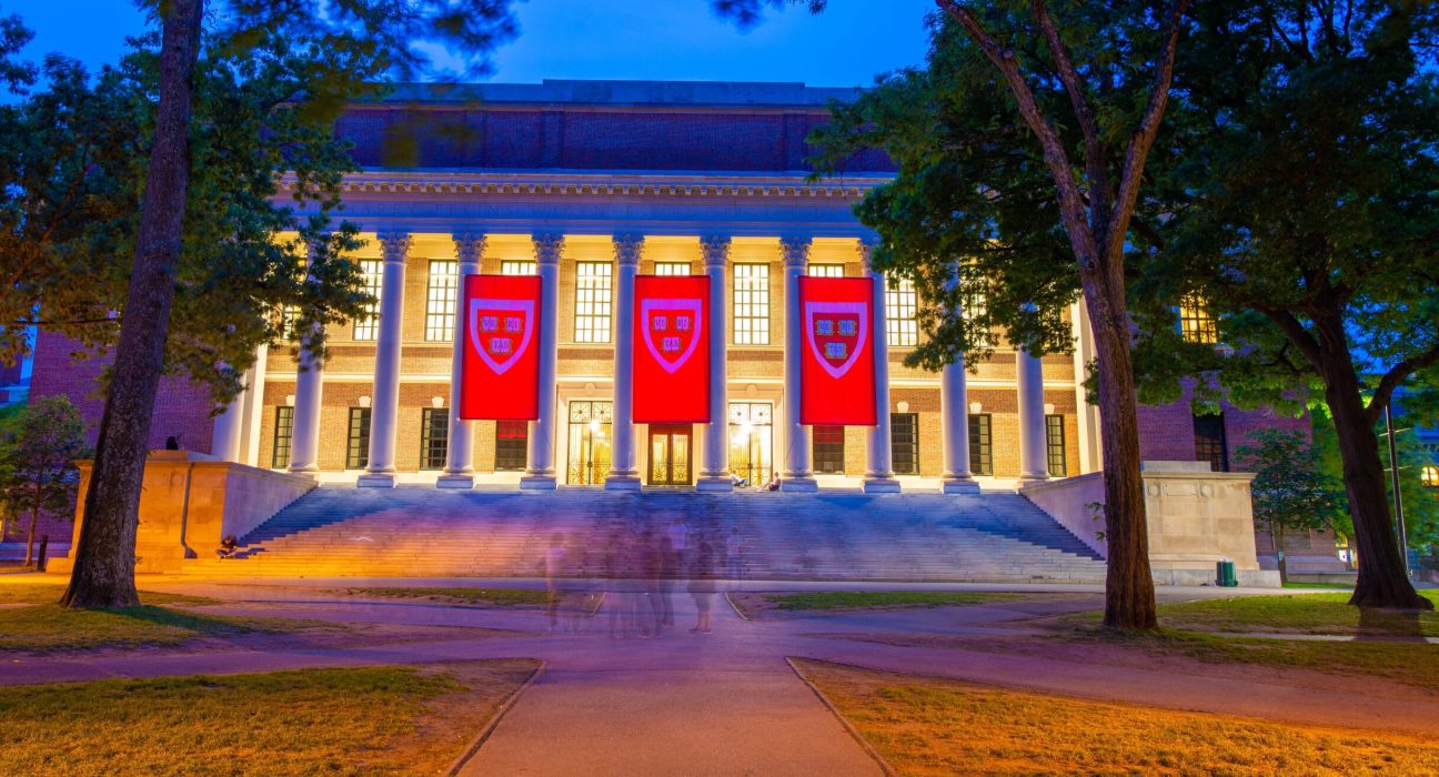 trump-suspends-visas-for-new-harvard-international-students