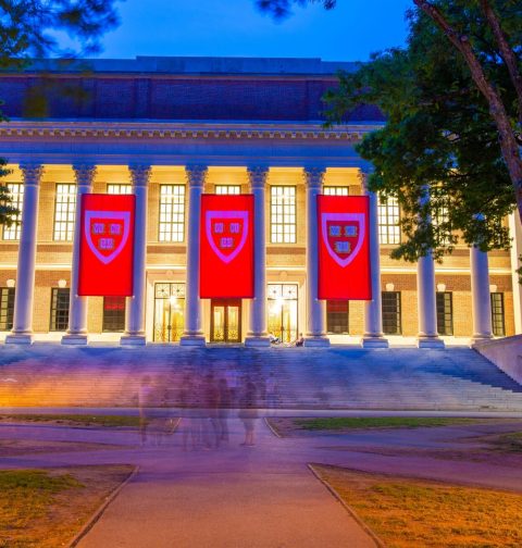 trump-suspends-visas-for-new-harvard-international-students