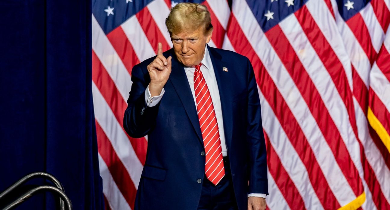 trump:-protesters-disrupting-dc-military-parade-will-be-met-with-‘very-heavy-force’