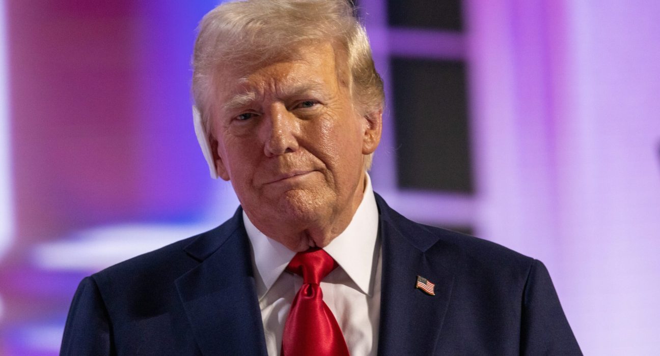 names-of-military-bases-changing-back-to-original,-trump-tells-army-crowd
