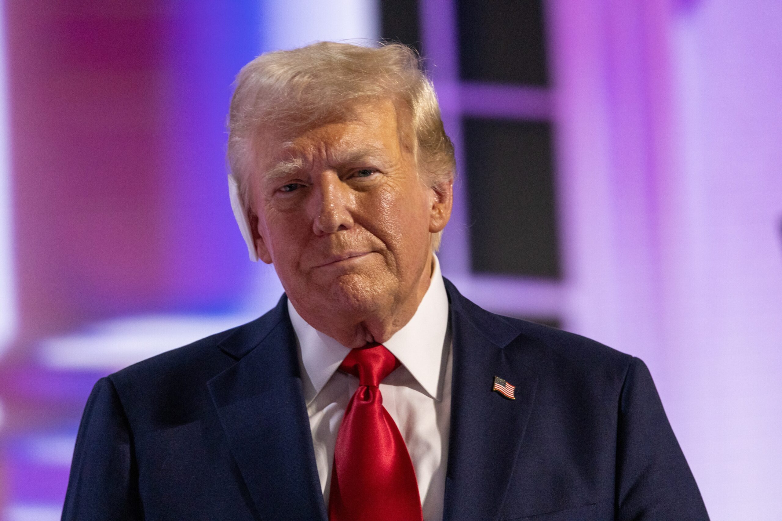 names-of-military-bases-changing-back-to-original,-trump-tells-army-crowd
