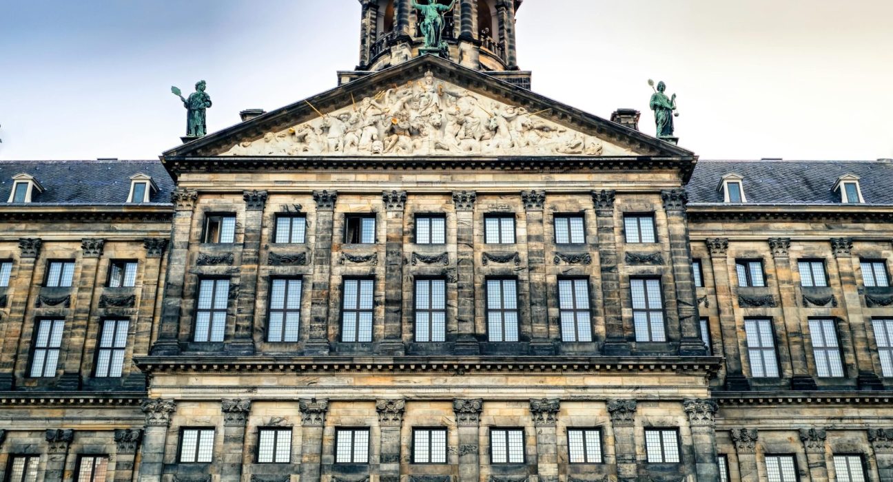 trump-arrives-in-netherlands-for-nato-summit,-with-defense-spending-high-on-agenda