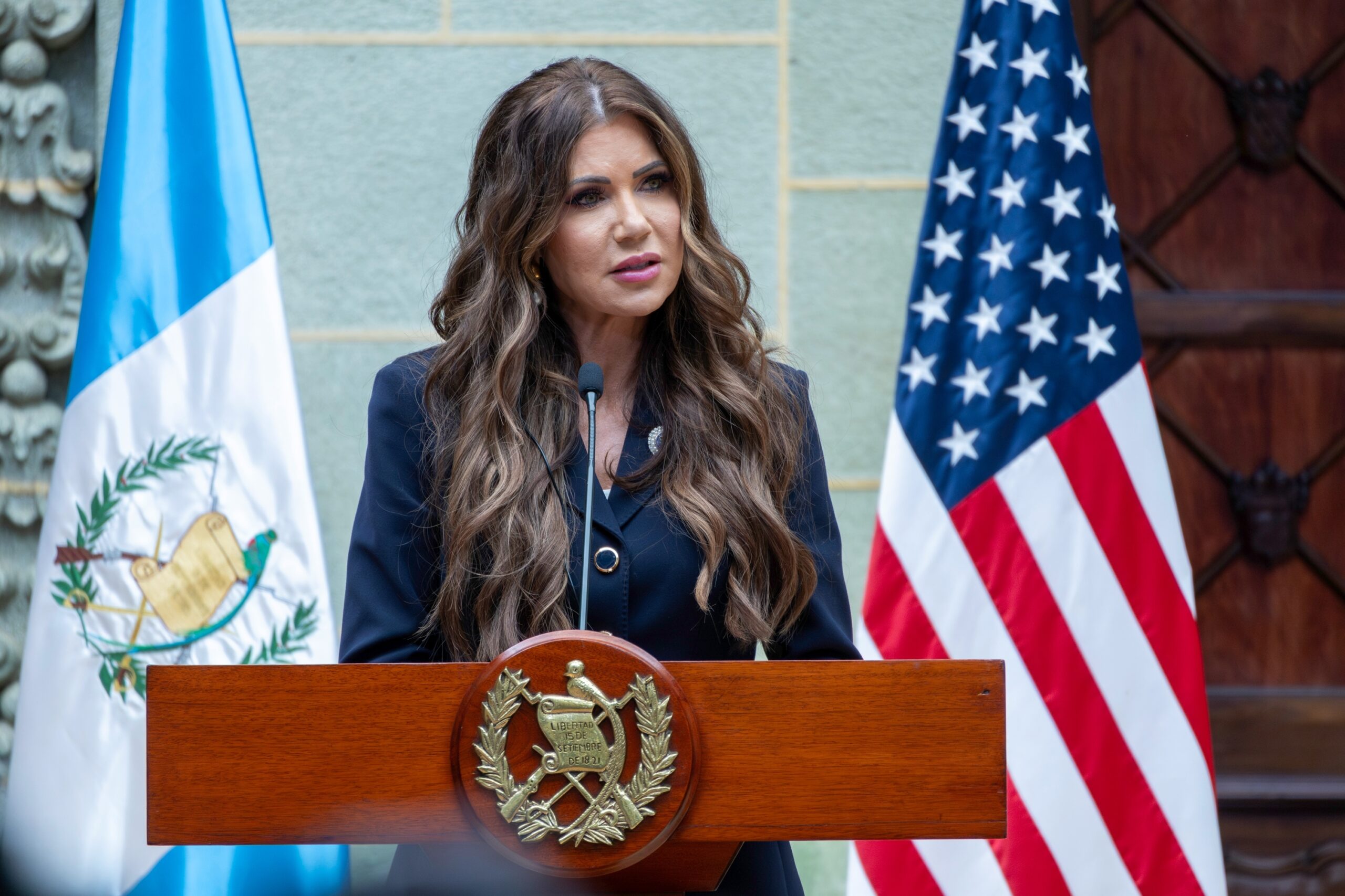5-states-discussing-plans-to-build-prisons-like-‘alligator-alcatraz’:-noem